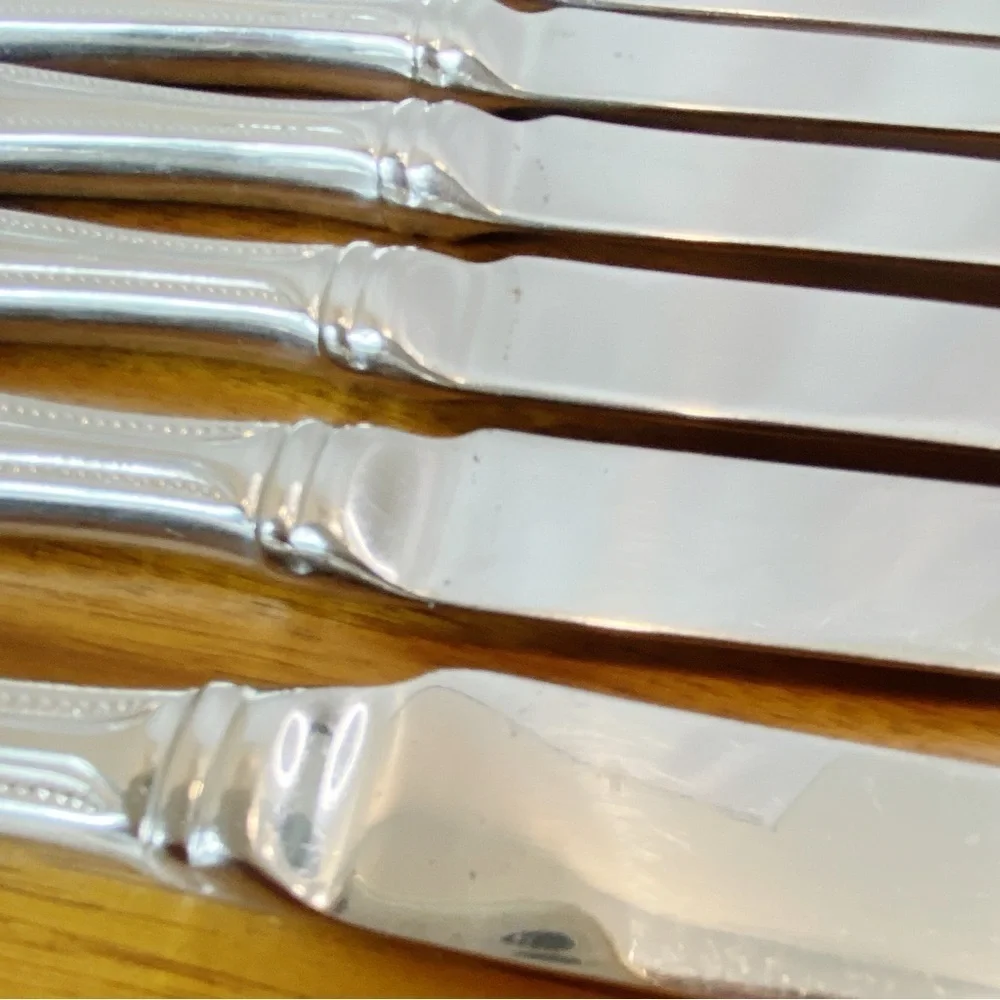 Roberts & Belk Lot of 6 Dinner Knives Continental Bead Discontinued Grp B